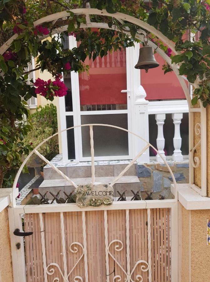 Casa La Florida Ξενοδοχείο Οριουέλα Εξωτερικό φωτογραφία